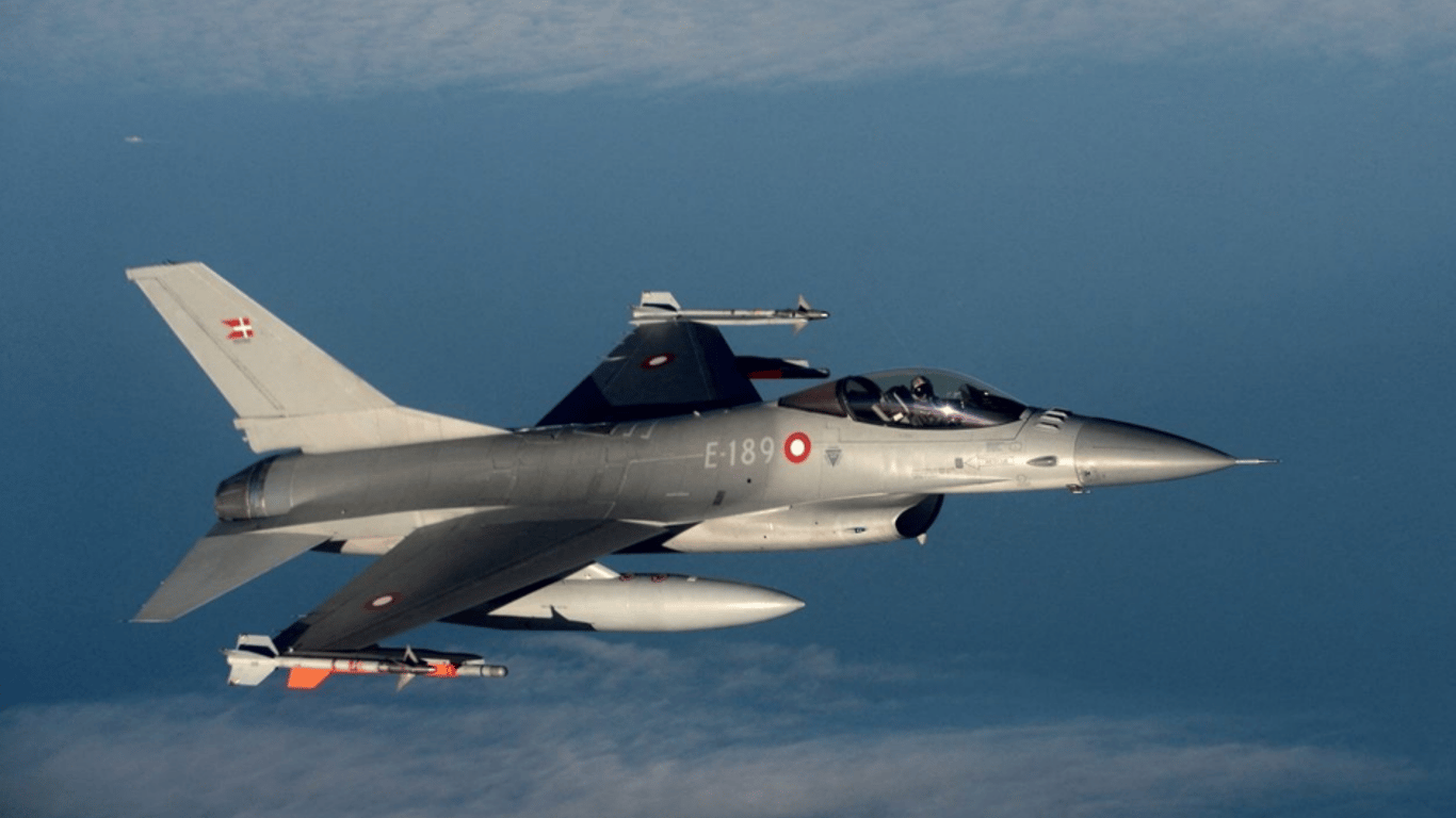 Посол Дании рассказал, когда Украина получит обещанные F-16