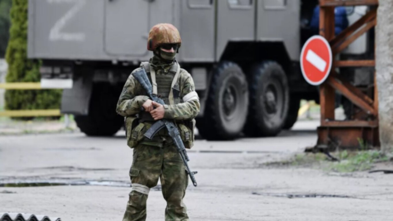 В Криму окупанти посилюють репресії проти мирного населення: затримано понад 100 людей