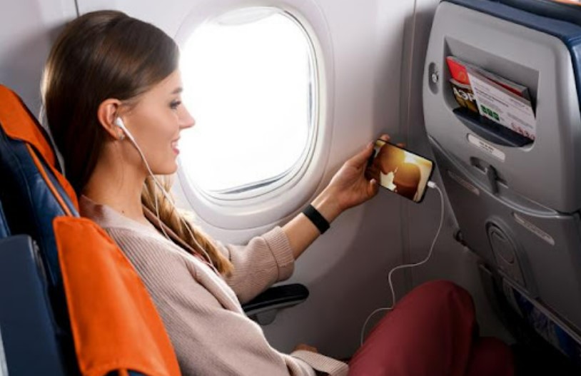 У літаках популярної авіакомпанії з'явився безкоштовний  інтернет - фото 1