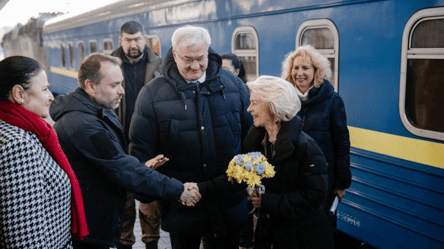 Дипломатические рейсы — как их подготавливает Укрзализныця - 285x160