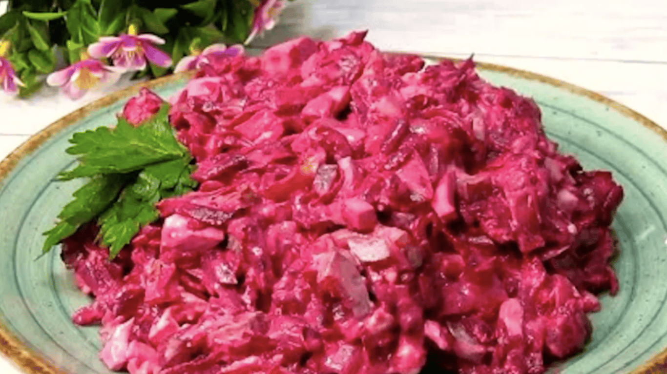 рецепт салату з буряком та маринованими огірками