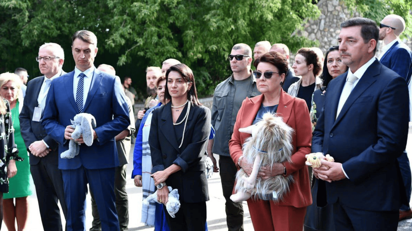 Дружина прем'єр-міністра Нікола Пашиняна Ганна Акопян