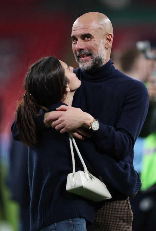Мария и Хосеп Гвардиола после победы Манчестер Сити над Арсеналом