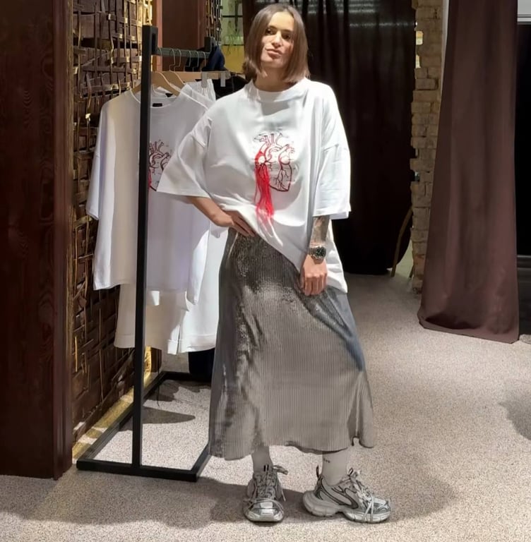 Паєтки в одязі не для повсякденності влітку