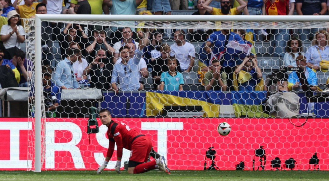 Андрей Лунин