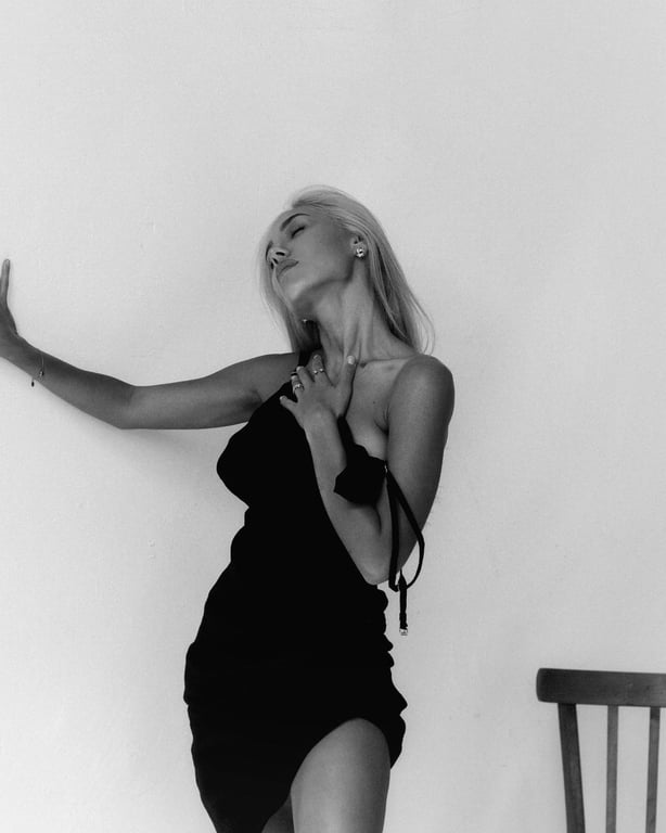 Даша Квіткова після масштабної ДТП "засвітила" відверту фотосесію - фото 2