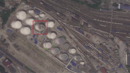 Атака по порту в Новороссийске — появились спутниковые снимки последствий - 285x160