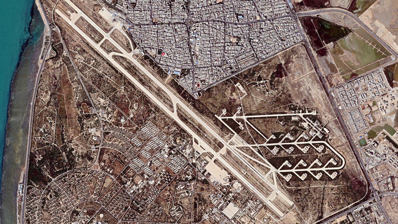 Иран заявил о попадании снаряда на территории Бушерской АЭС