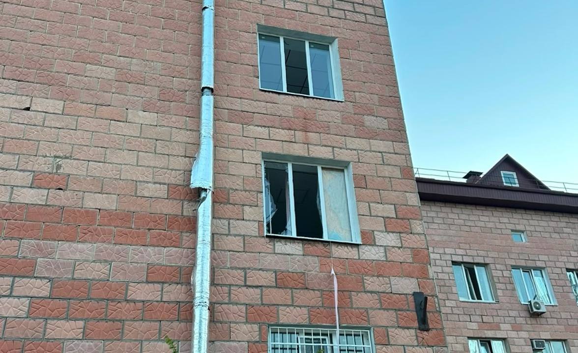 Пожкоджена будівля