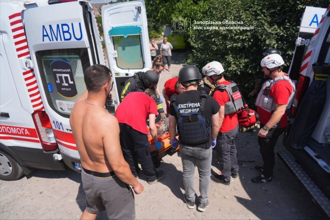 Російський удар по Запоріжжю: вже 11 поранених, серед них двоє дітей - фото 3