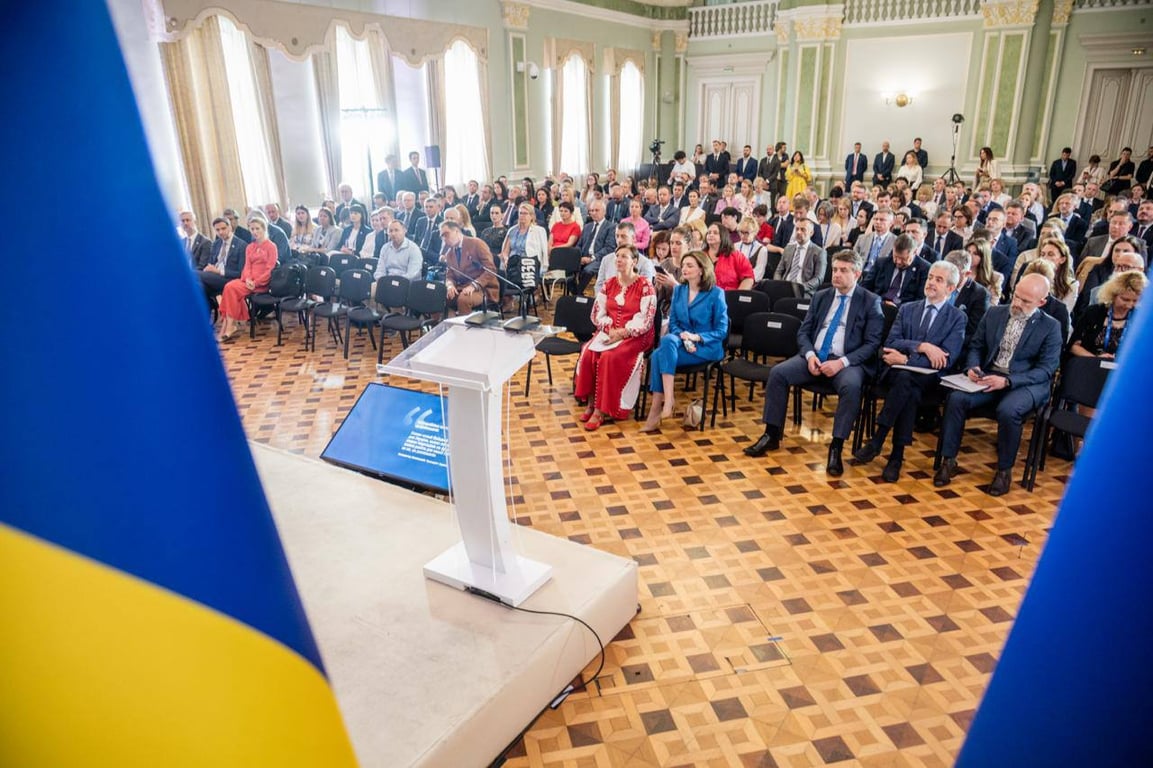 У Києві 7 серпня завершилась Нарада послів