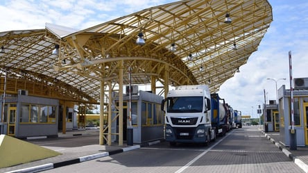 В Мининфраструктуре подтвердили смерть водителя грузовика на границе с Польшей - 285x160