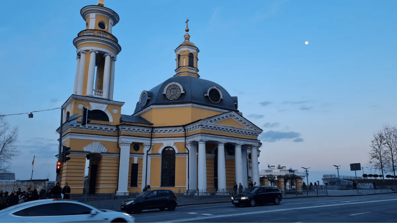 РФ повредила исторические памятники на Почтовой площади в Киеве: видео