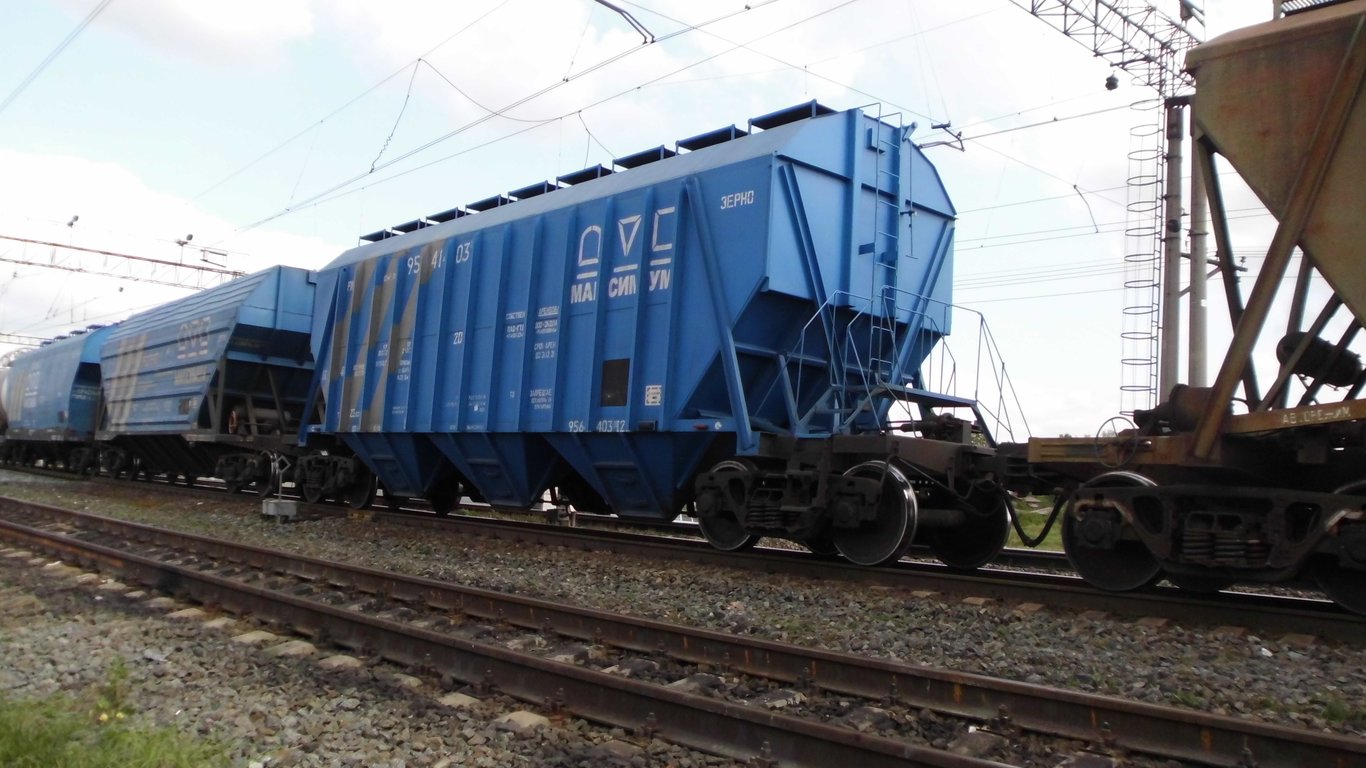 Вывозить зерно из Одесщины по железной дороге станет дороже: какие причины