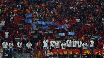 Перед ЛЧ турки ночью пускали фейерверки возле отеля Ливерпуля - 285x160