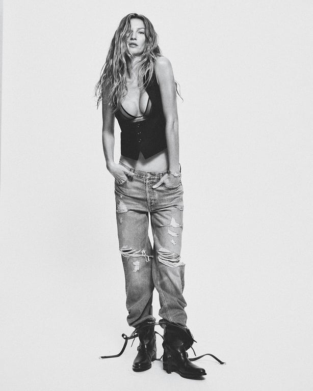 Найвисокооплачуваніша модель продемонструвала струнке тіло у звабливій фотосесії - фото 9