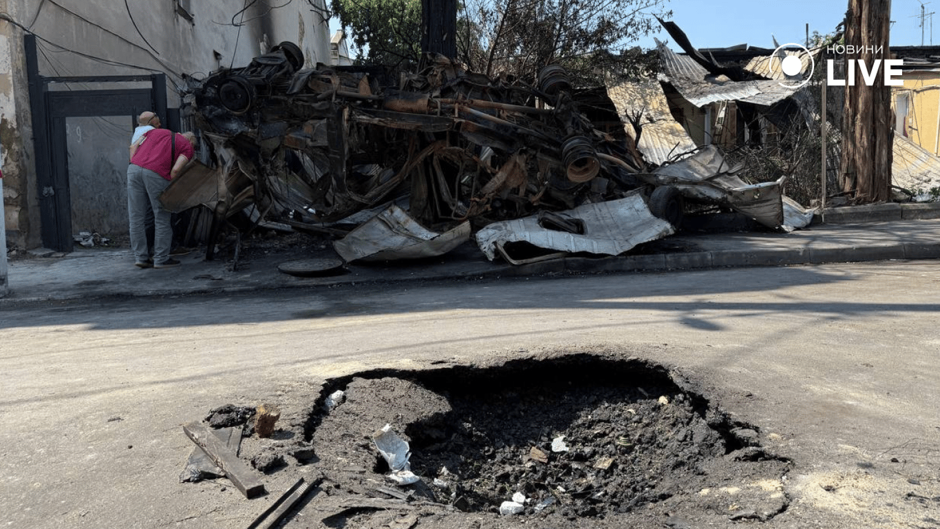 Все, що залишилося від будинку в Одесі після обстрілу - фото 9