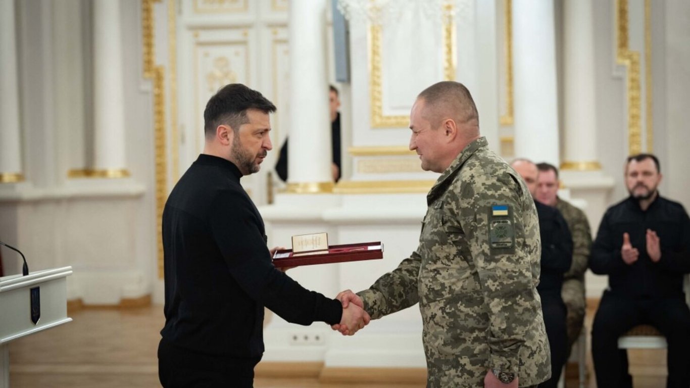 Герої України та члени їхніх родин мають право низку пільг і гарантій