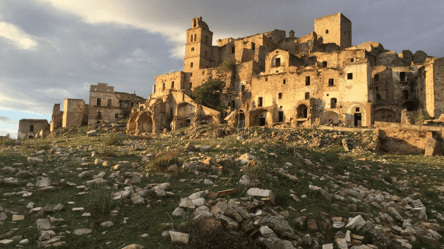 ТОП-4 самые жуткие заброшенные поселки в Европе - 285x160