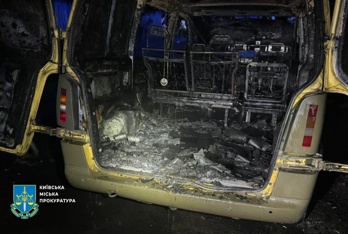 У Києві чоловік спалив авто військового