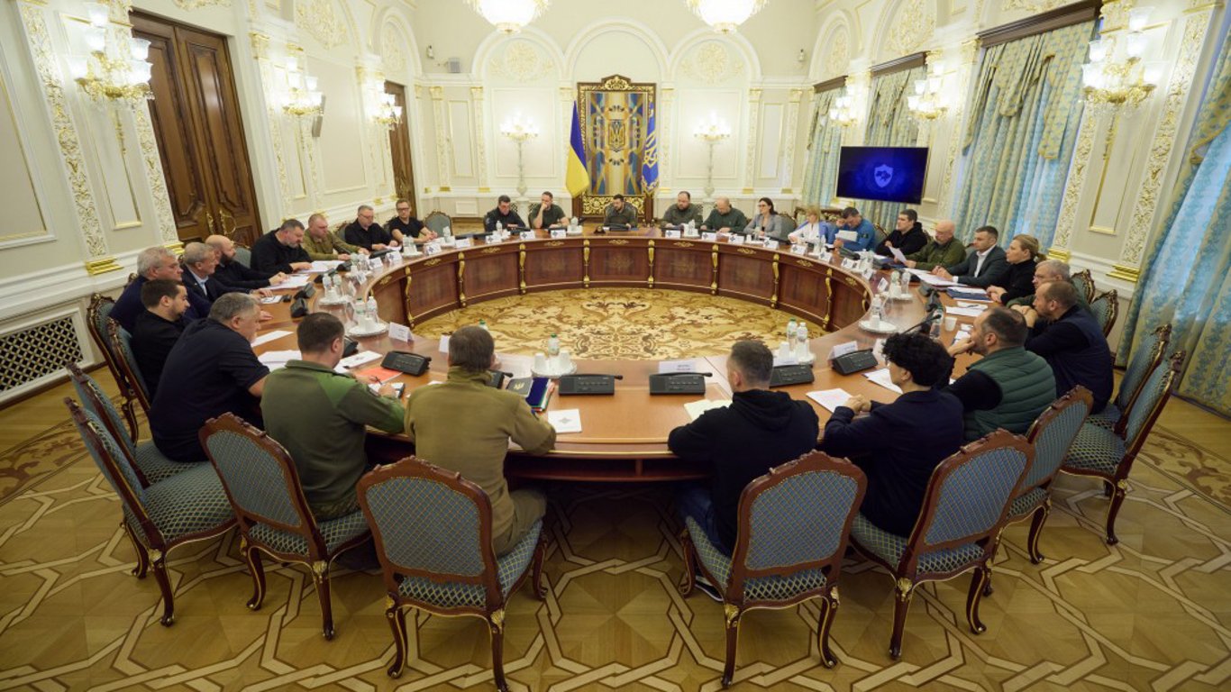 Зеленский анонсировал заседание СНБО: под "прицелом" будут коррупция в стране и укрытия