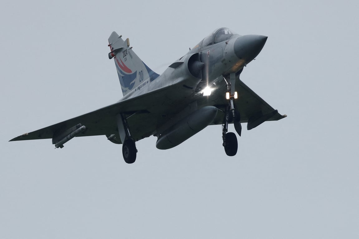 Літак Mirage 2000