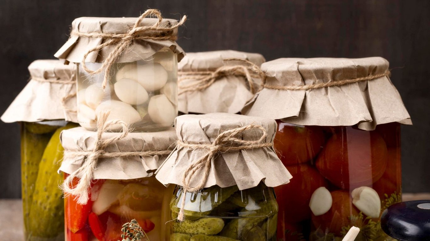 нужно ли переворачивать банки с консервацией