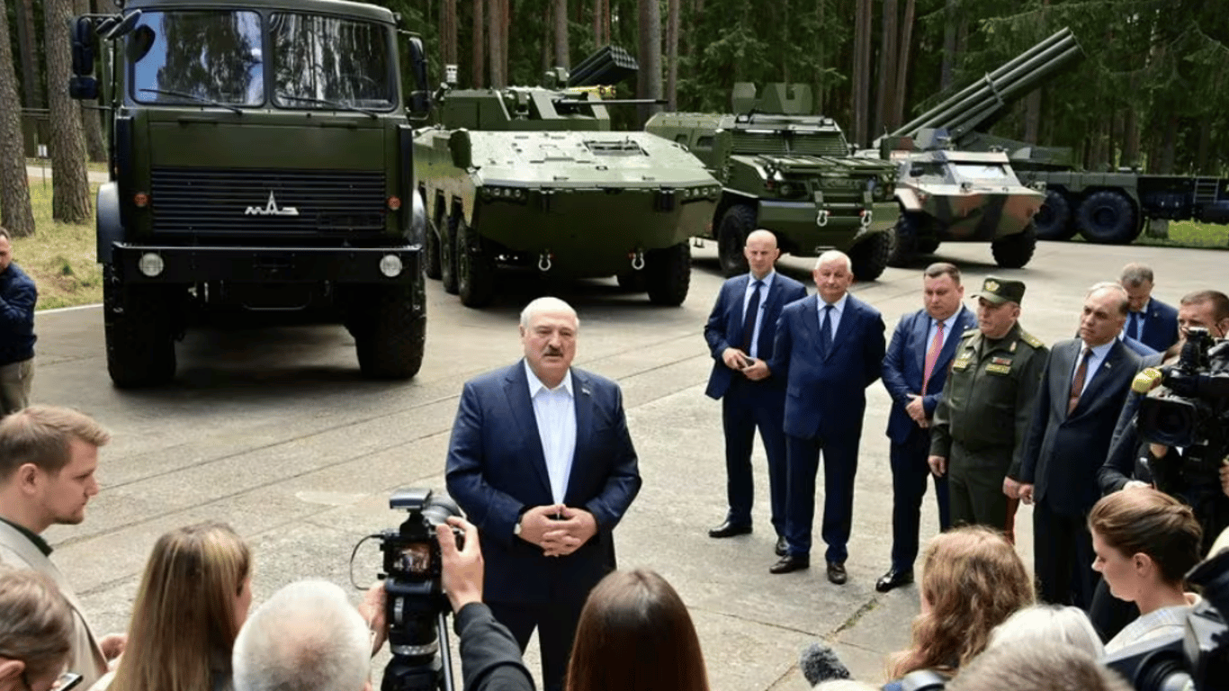 Лукашенко зробив чергову заяву щодо ядерної зброї РФ у Білорусі