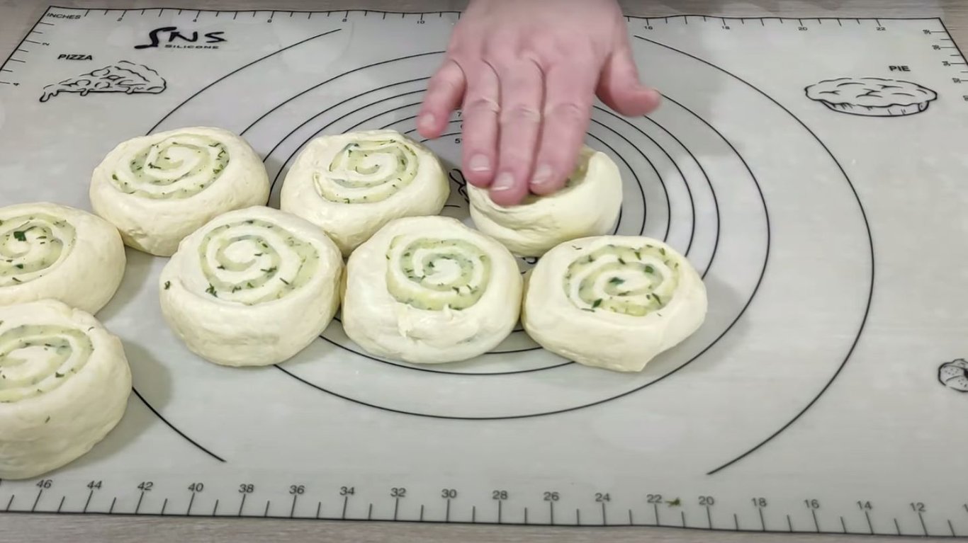 смачні булочки з картопляною начинкою