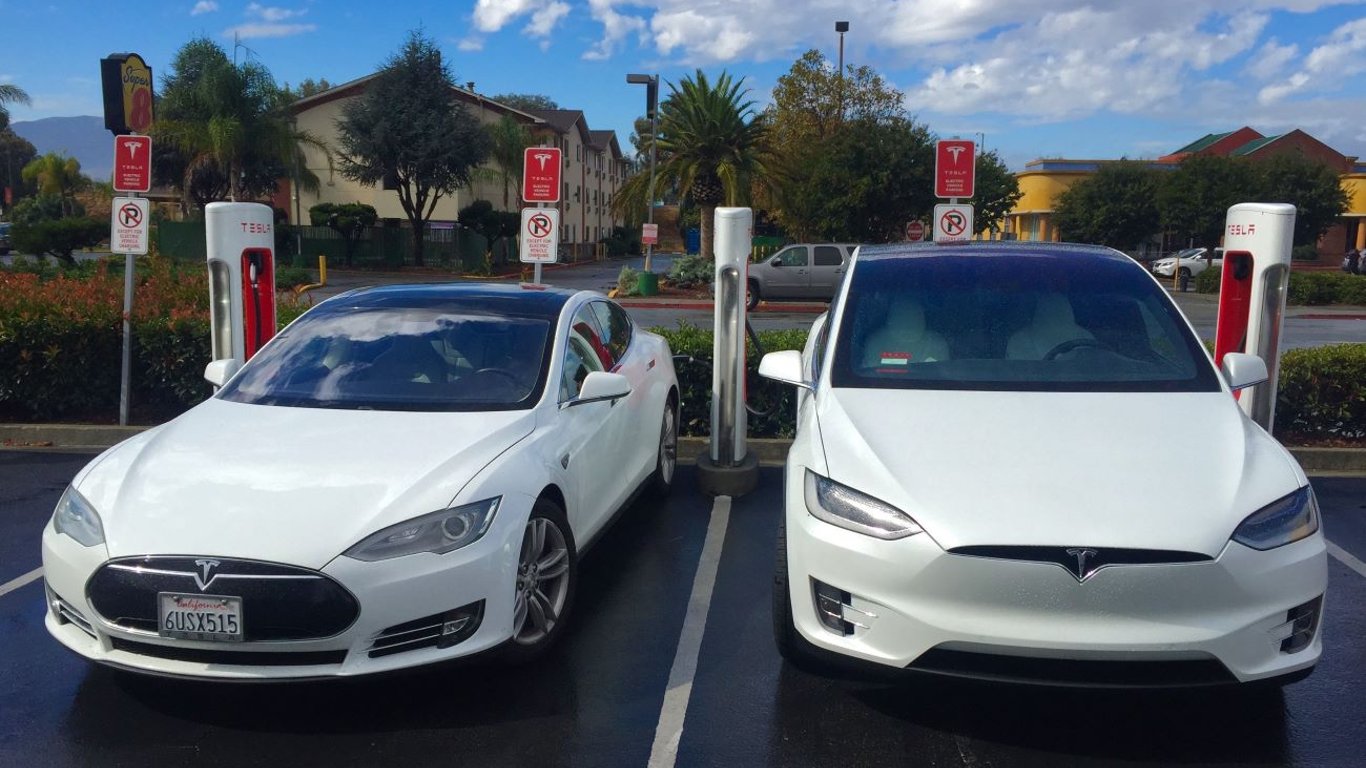 Tesla выпустила бюджетные версии Model S и X: чем они отличаются