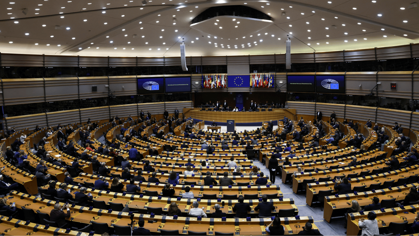 Европарламент призвал ЕС готовить переговоры о вступлении Украины