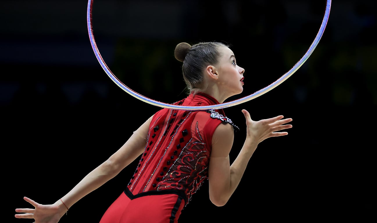 Гимнастка Таисия Онофрийчук выступает на международном турнире