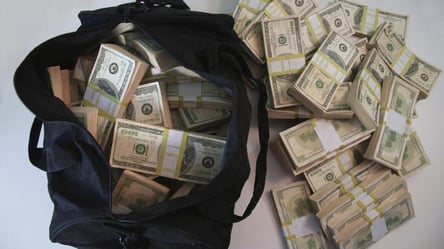 У Києві на Хрещатику крадії поцупили сумку з грошима: що відомо - 285x160