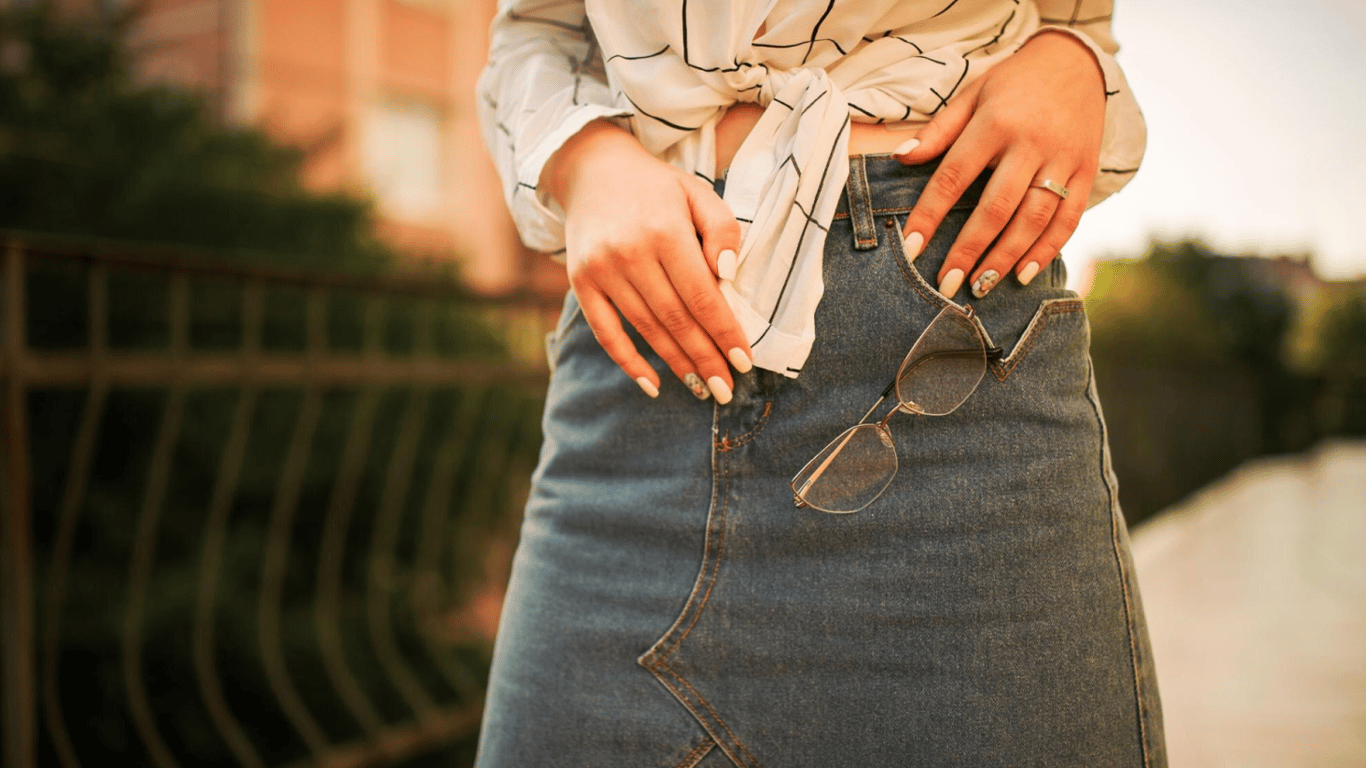 Denim midi skirt trending in 2025 — Hottest looks for Spring