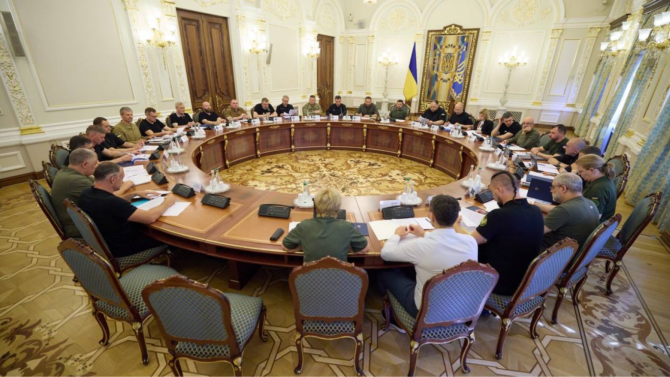 Зеленський провів засідання РНБО щодо військово-лікарських комісій: що вирішили