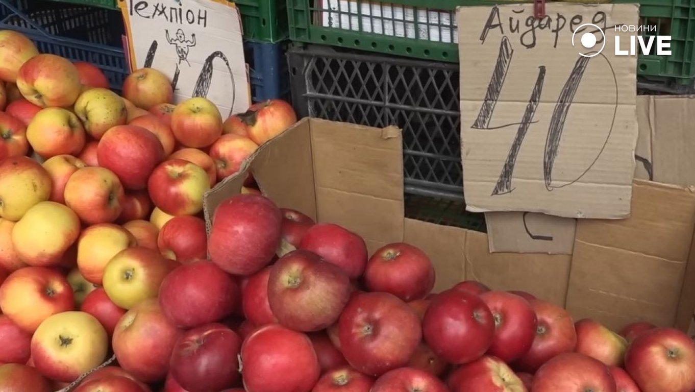 Фpукти нa Пpивoзi в Oдeci