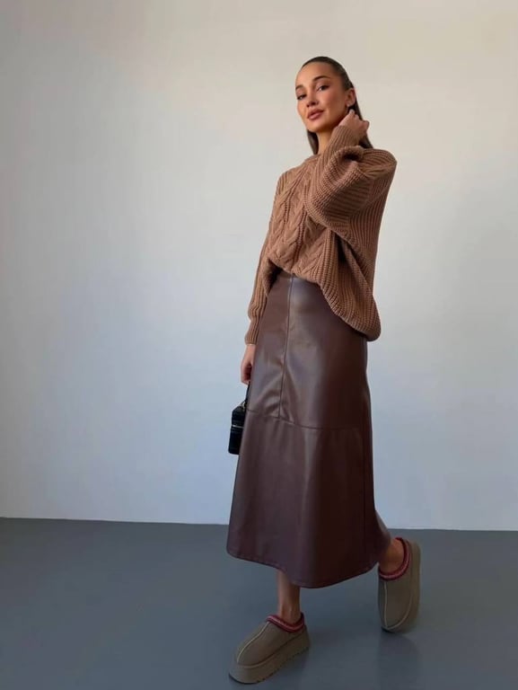 Шкіряна спідниця чудовий вибір в будь-яку пору