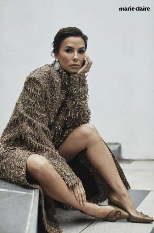 Акторка Єва Лонгорія у гламурному одязі