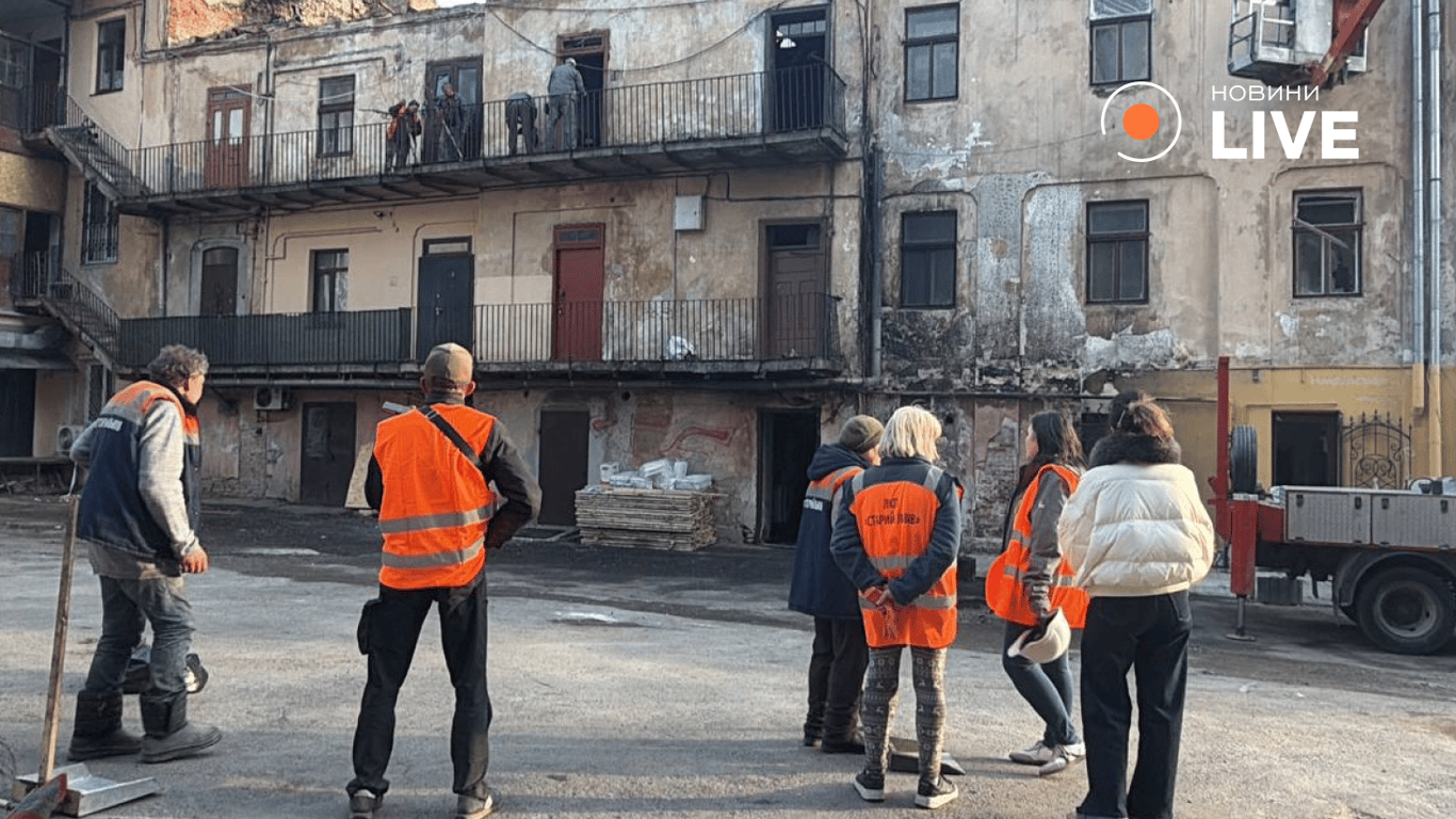 Ліквідація наслідків російського обстрілу Львова 25 березня