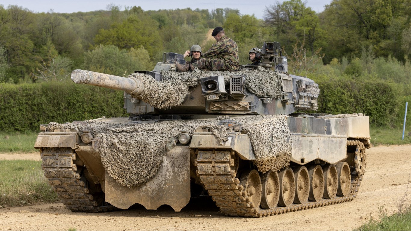 Невідома країна викупила в Бельгії 50 танків Leopard 1 та передала Україні, — ЗМІ