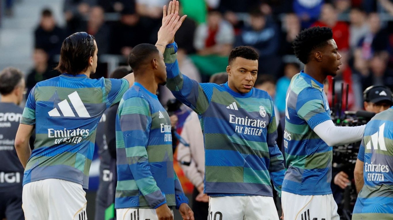 Килиан Мбаппе на игре против Бенфики