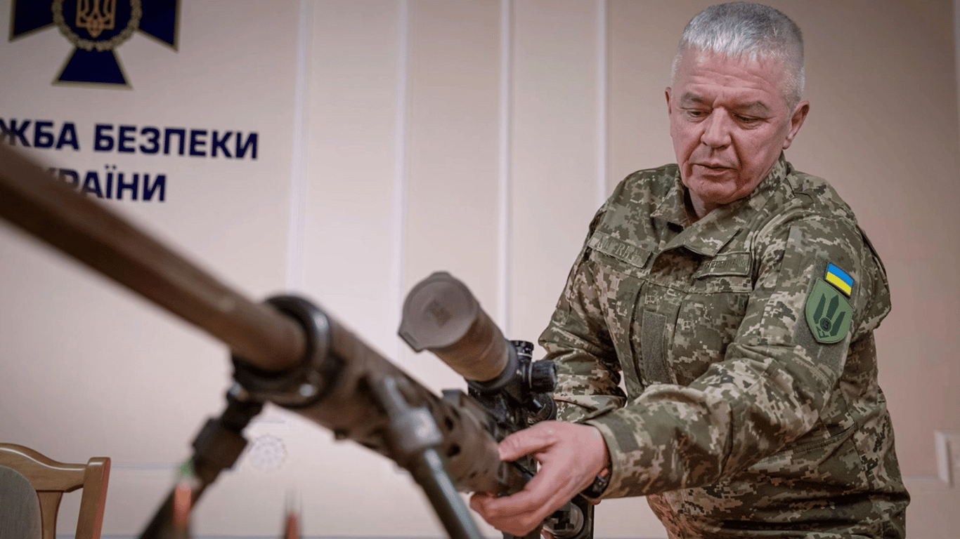 Украинского снайпера наградили за рекордную дальность выстрела
