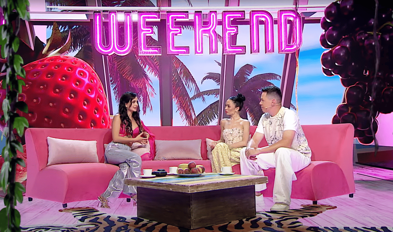 Интервью с Анной Тринчер в Weekend Show