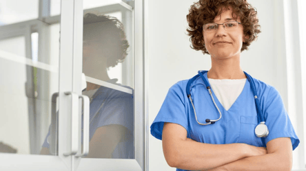 Уряд змінив правила працевлаштування жінок-медиків, які не стоять на військовому обліку - 290x160