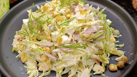 Невероятно вкусный салат на ужин: понадобятся капуста, яйца и ветчина - 290x160