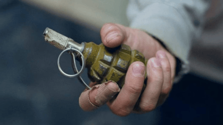 Невідомий кинув гранату в авто поліцейських у Чернівецькій області - 285x160