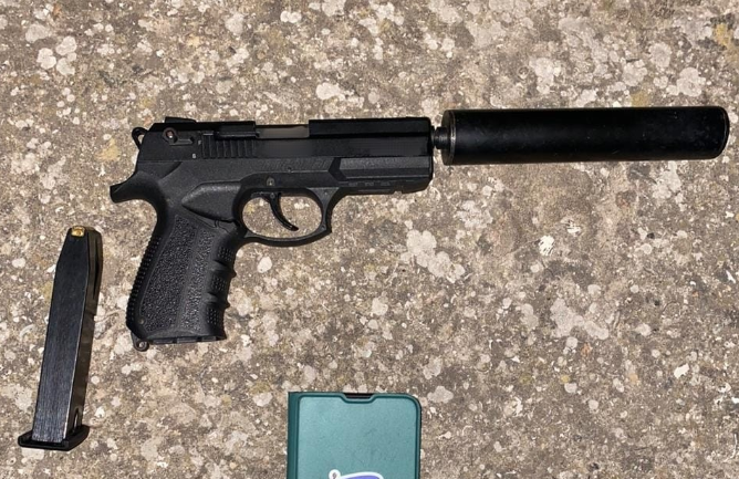 Пистолет изъяли у нарушителя из Одесщины