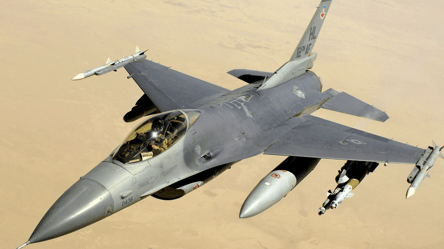 Єрмак розповів, коли Україна зможе отримати перші винищувачі F-16 - 285x160