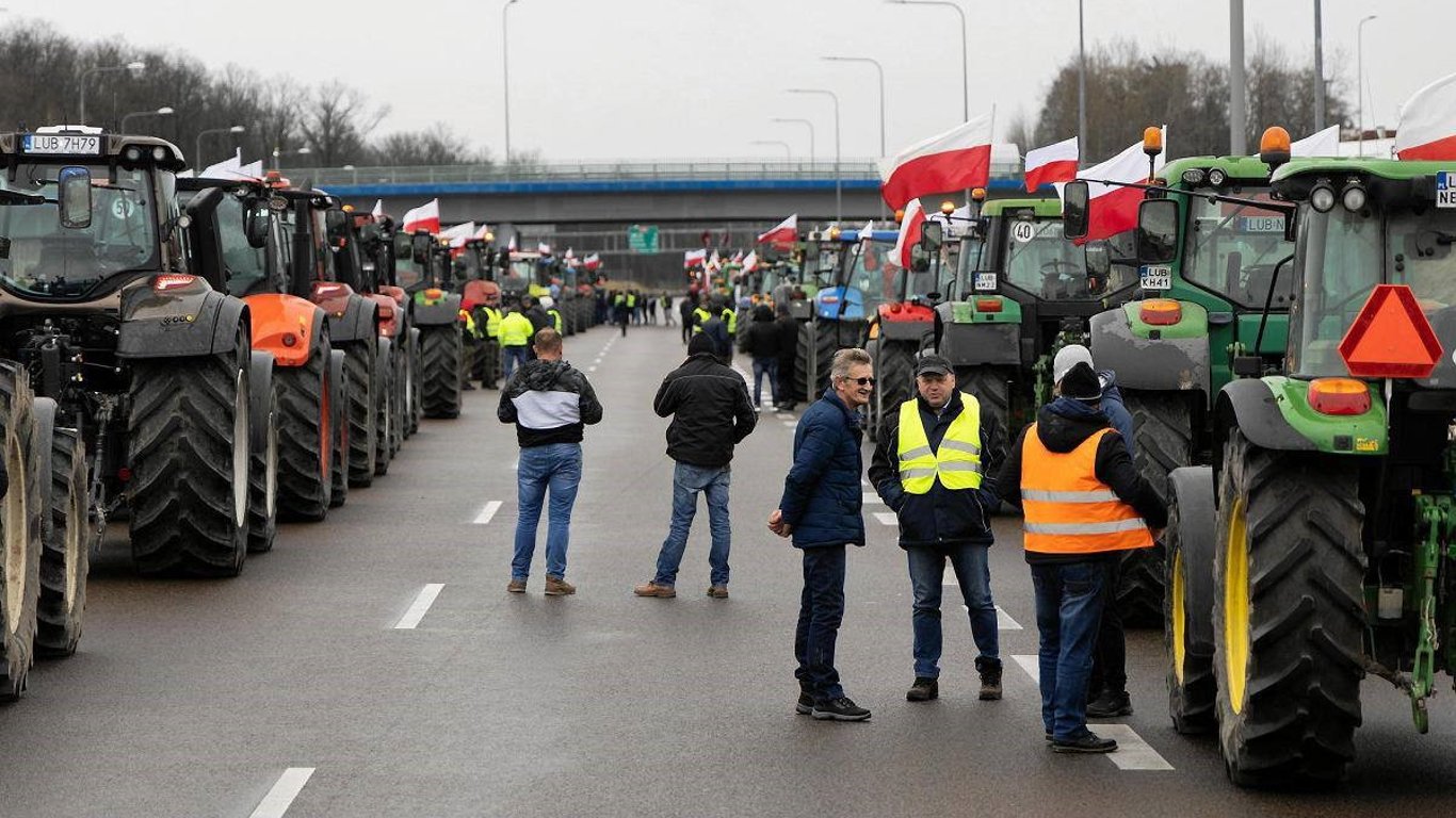 У Польщі місцева влада заборонила фермерам блокувати деякі дороги — яка причина