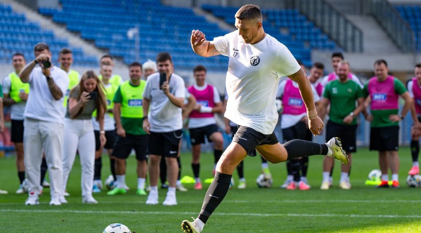 Александр Усик